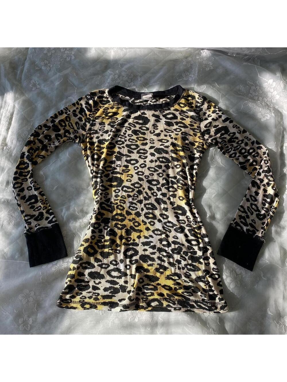 Vintage authentic y2k long sleeve animal print shirt with black trim